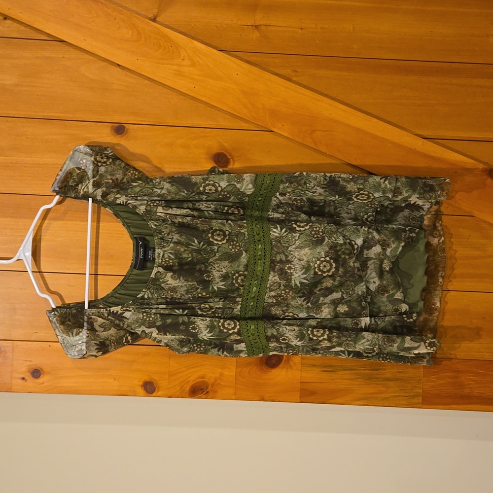 (#15)  Ladies top